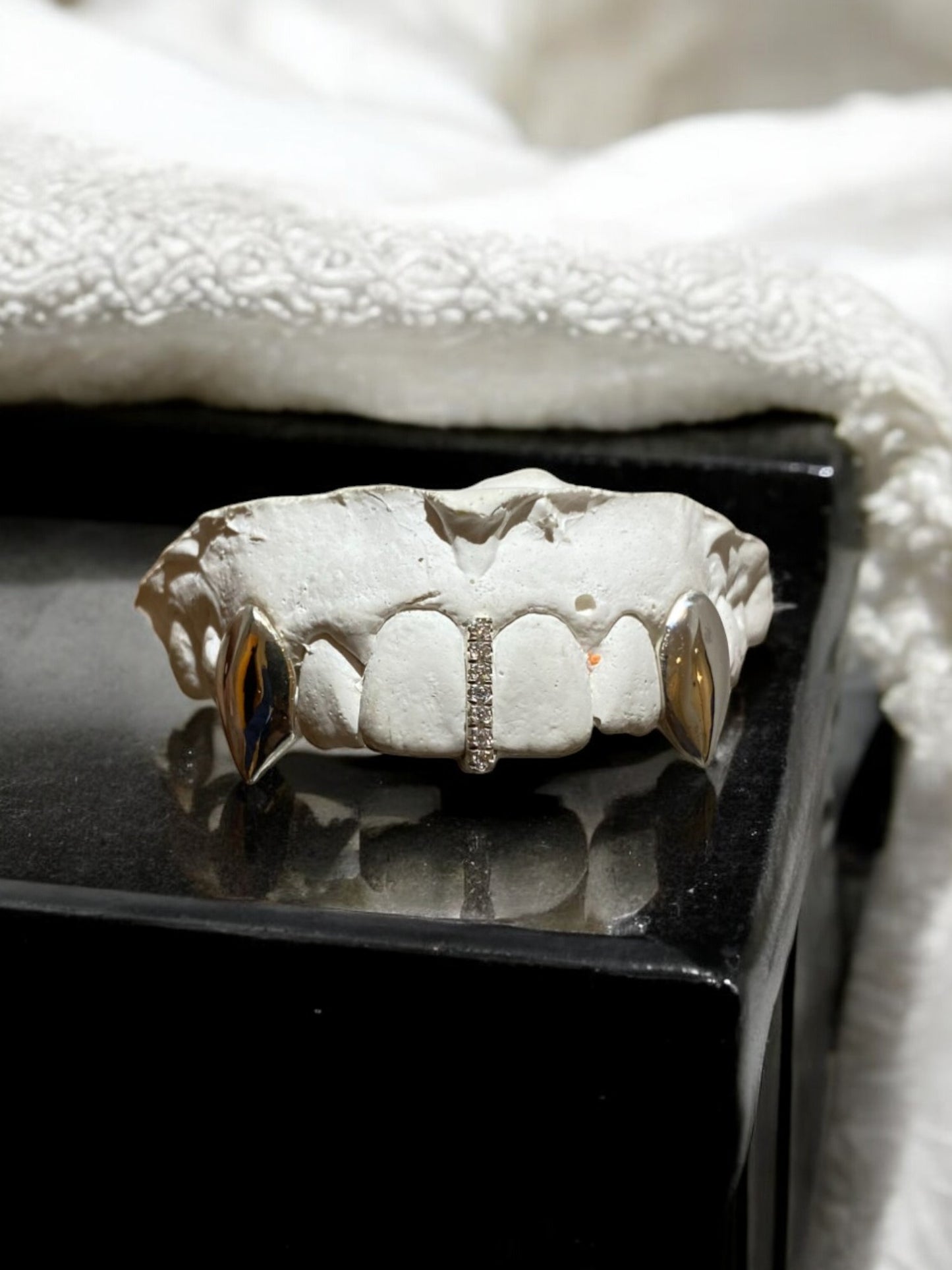 Diamond Gap Filler + Double Extended Canines