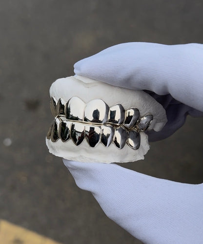 8 on 8 Grillz | Custom 16 Set Grillz UK | Full Top & Bottom Grillz Set | Green Skull Grillz
