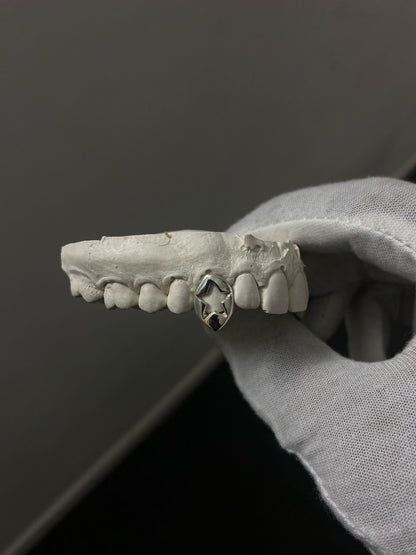 Double Vampire Fang Grillz UK | Twin Canine Caps with Star Detail | Green Skull Grillz