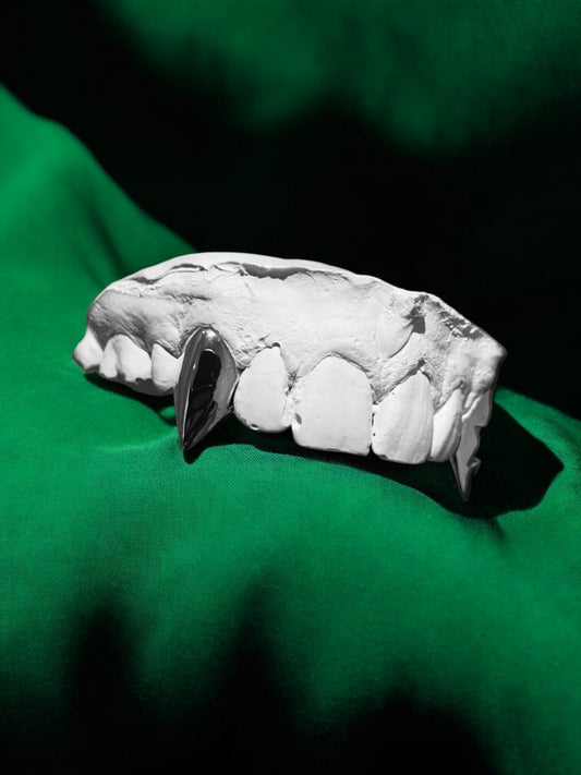 Double Vampire Fangs With Single Star