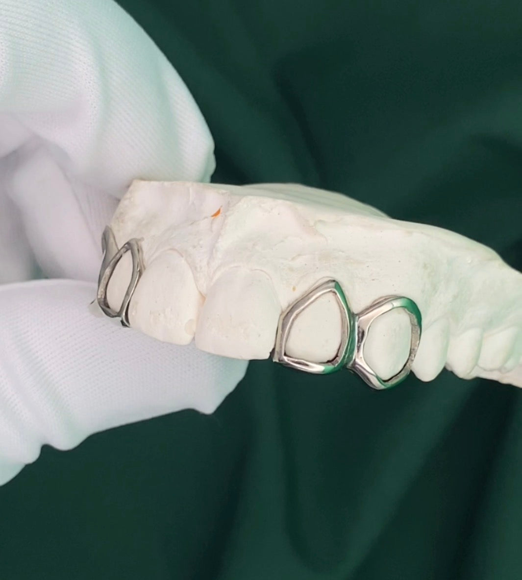 4 Silver window grillz by Green skull